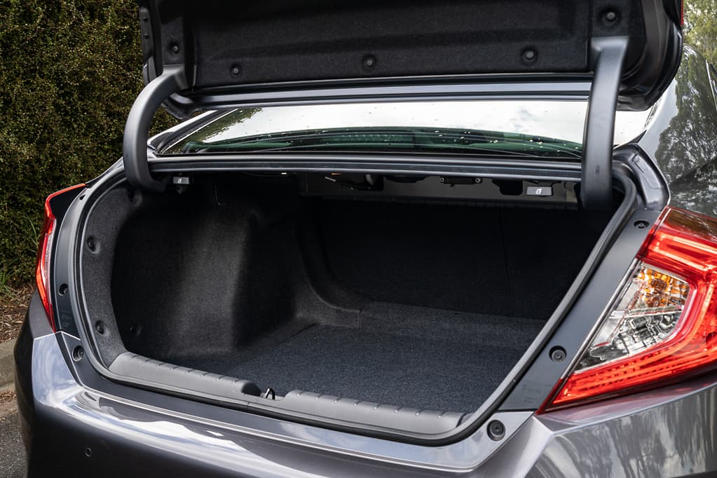 Honda Civic Vti Lx Sedan 2020 Review Carsales Com Au