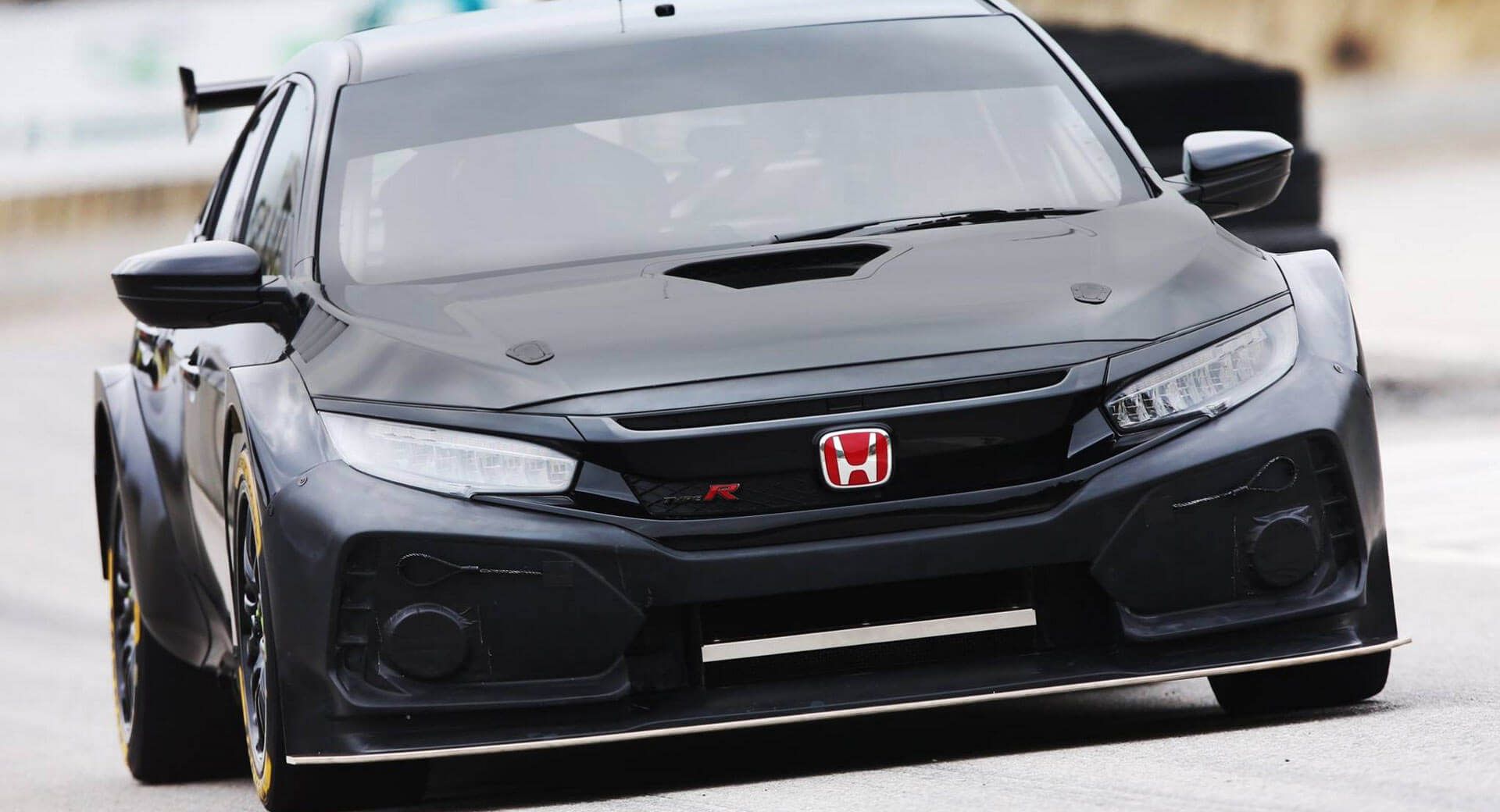 New Widebody Honda Civic Type R For 2018 Btcc Is A True Boy Racer Carscoops Honda Civic Type R Honda Civic Tuner Cars Honda