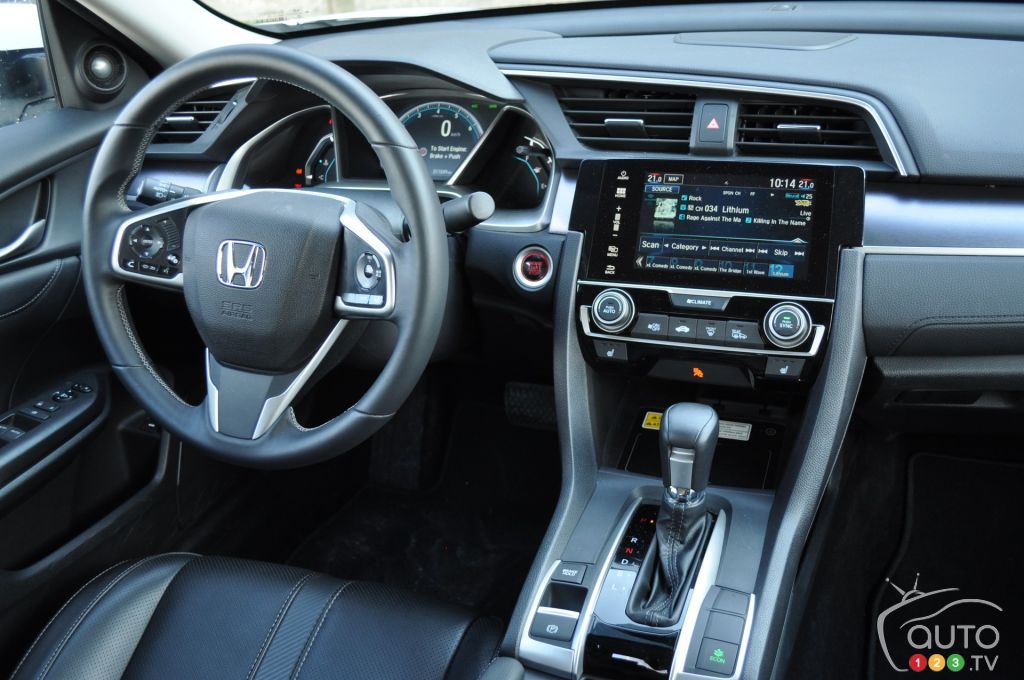 2016 Honda Civic Sedan Touring Pictures Photo 14 Of 19 Auto123 Honda Civic Sedan Civic Sedan Honda Civic