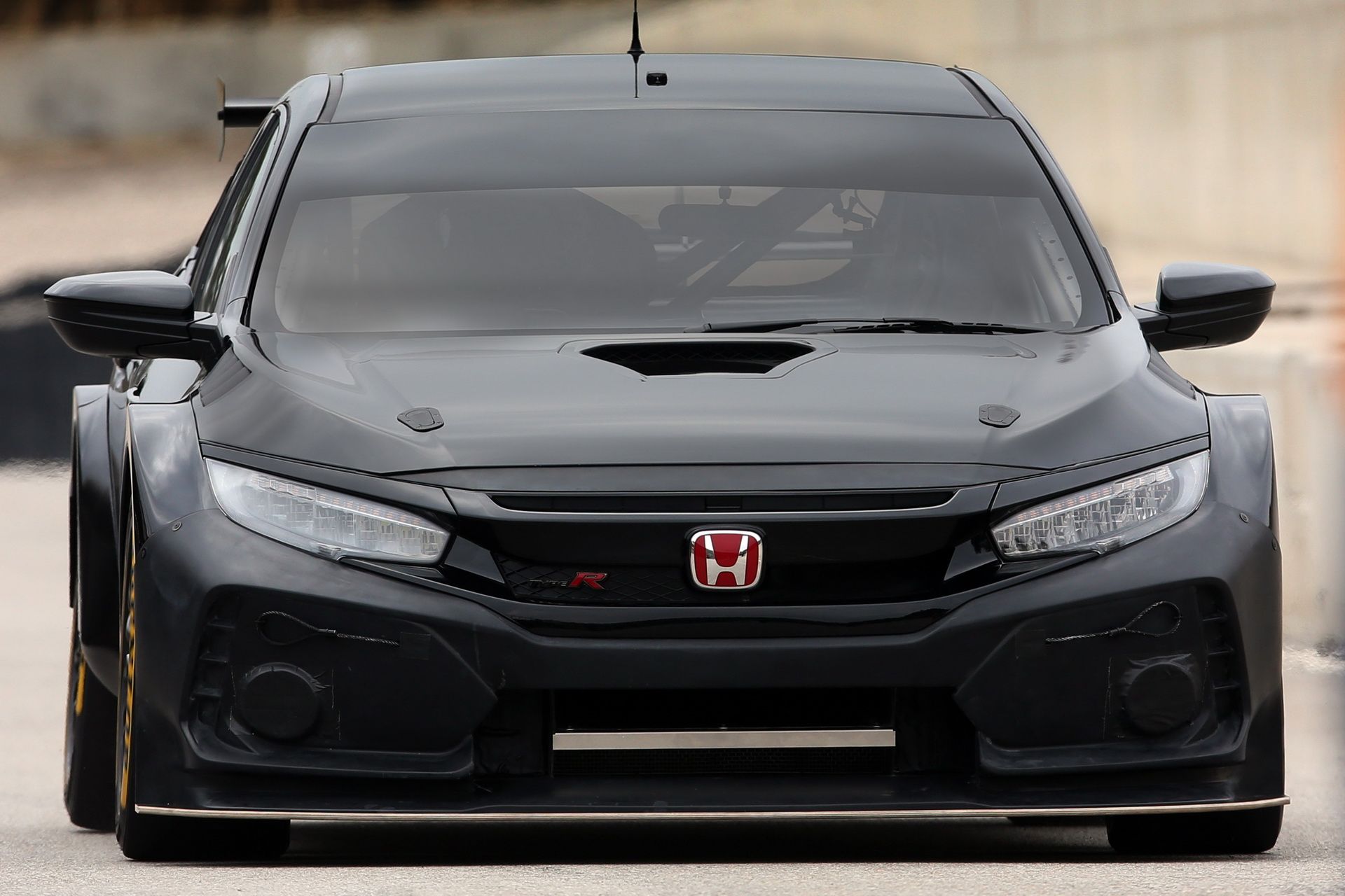 New Widebody Honda Civic Type R For 2018 Btcc Is A True Boy Racer Carscoops Honda Civic Type R Honda Civic Honda Civic Si